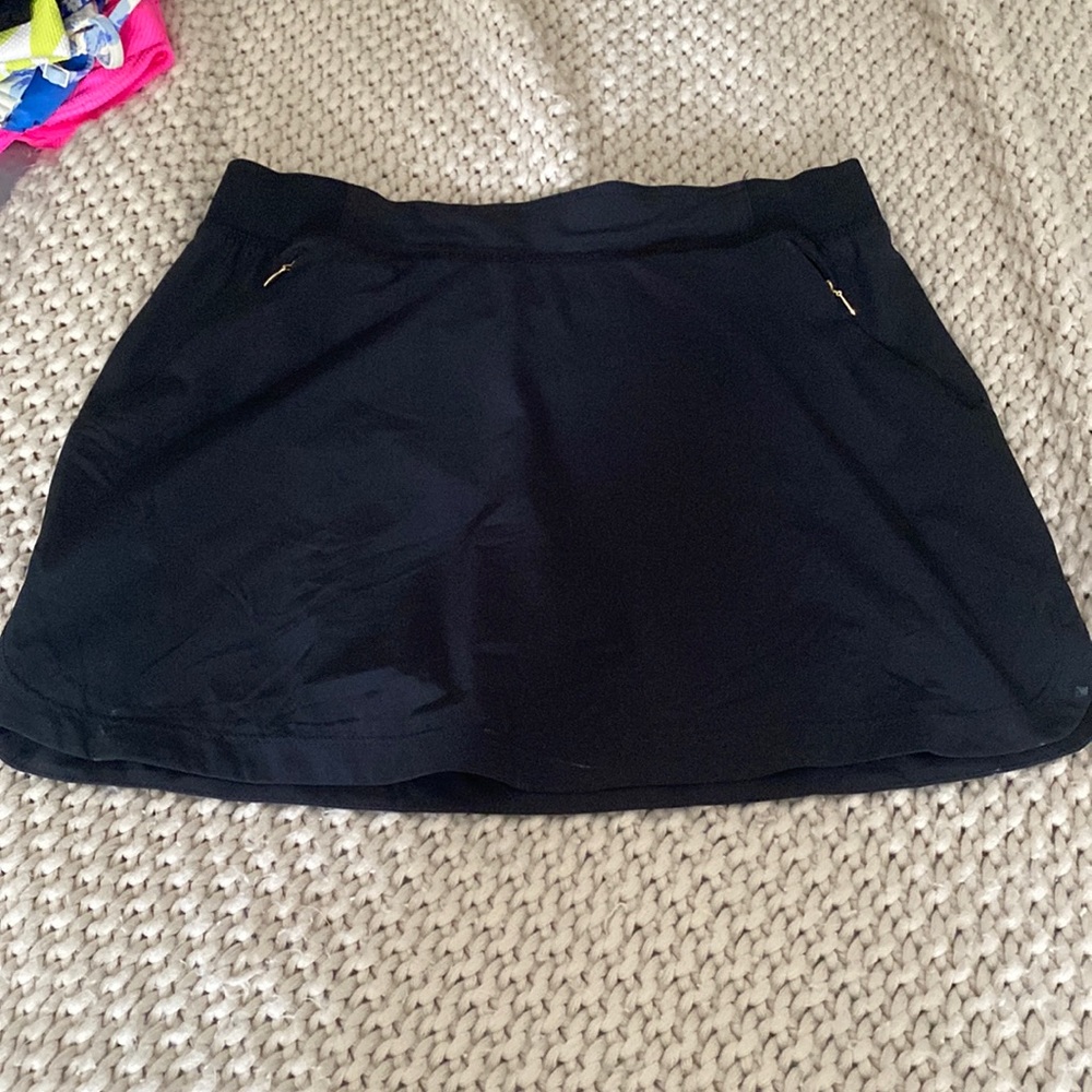 NWOT onyx run around skort